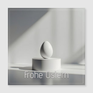 Minimalistiskt påskägg på modernt podium