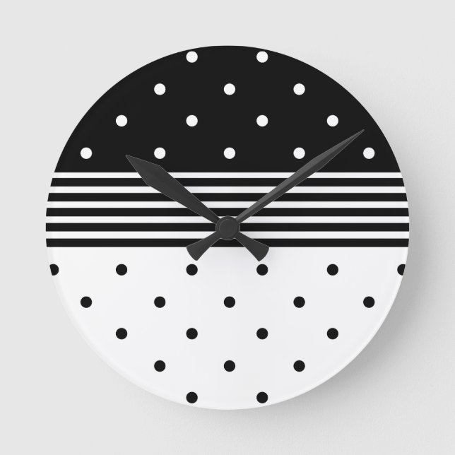 Minimalistiskt polkudde och strimlad väggklocka (Framsida)