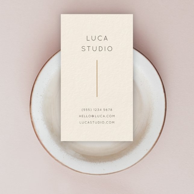 Minimalistiskt rent enkelt Modern Guld och Cream Visitkort (Create a refined look with this cream and gold accent minimalist business card design)