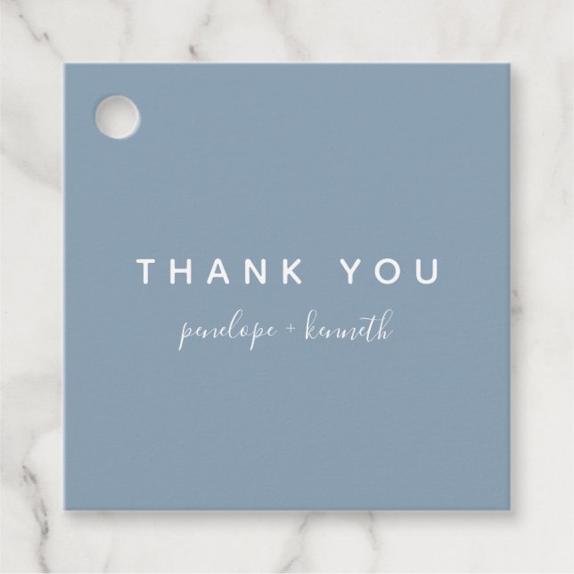 Minimalistiskt skript Modern Bröllop | Dusty Blue Gåvor Etiketter (Framsida)