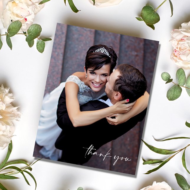 Minimalistiskt skript Photo Bröllop Tack Vykort (Minimalist Script Photo Wedding Thank You Postcard)