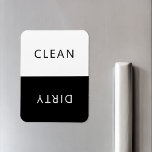 Minimalistiskt smutsigt svart och vitt bläckfiskfa magnet<br><div class="desc">Modern minimalistisk svartvit diskmaskin ren eller smutsig magnet för att ange diskar i hemköket.</div>