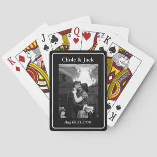 Minimalistiskt spel ett svart och vitt parfoto  casinokort