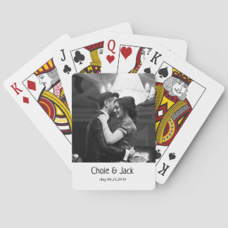 Minimalistiskt spel ett svartvitt parfoto  casinokort