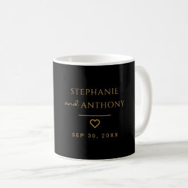 Minimalistiskt svart och Guld hjärtmodernt Bröllop Kaffemugg