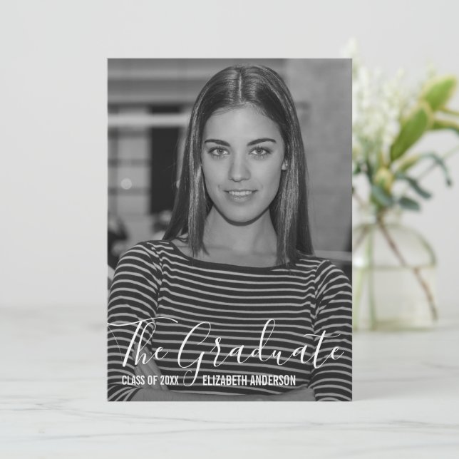 Minimalistiskt svart och vitt foto Studenten Inbjudningar (Stående Fram)