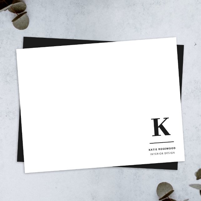 Minimalistiskt svart och vitt modernt monogram anteckningskort (Minimalist monogram black and white note card by Guava - elegant, modern, and customizable.)