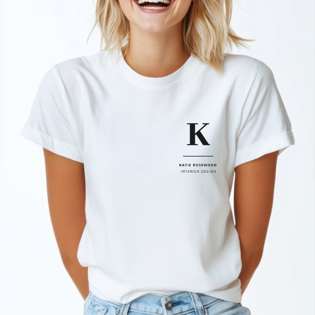 Minimalistiskt svart och vitt modernt monogram t shirt (Skapare uppladdad)