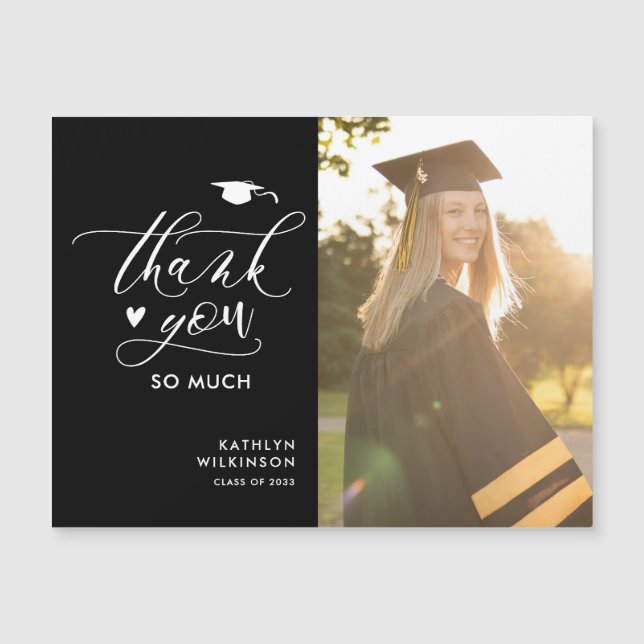 Minimalistiskt svart skript, foto Studenten Tack (Framsida)
