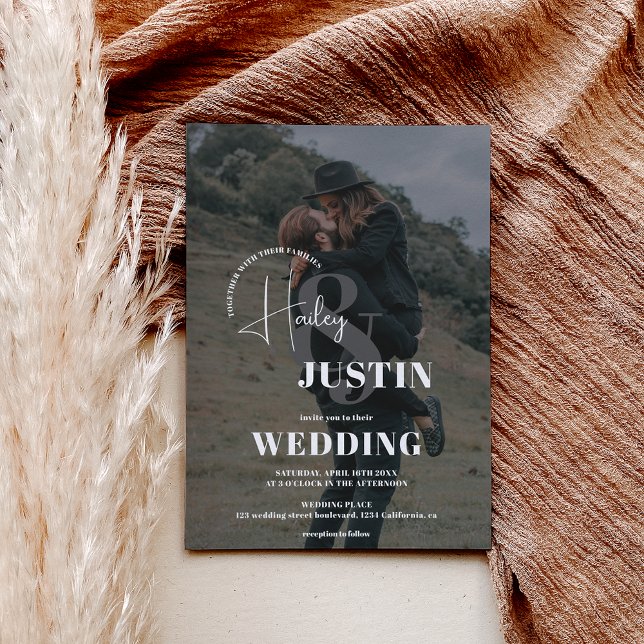 Minimalistiskt svartfärgat bildöverlägg bröllop inbjudningar (Skapare uppladdad)