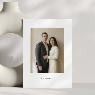 Minimalistiskt svartvitt foto Vi rymde firande Inbjudningar
