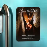 Minimalistiskt Trendig Ersätt fotospara datumkorte Magnet<br><div class="desc">Elegantens foto för bröllop-årsdagen. Du kan enkelt byta ut fotot när du sparar datummallen. Förlovningens bröllopsinbjudan till fotokort Magnets. Budgethändelsekort för minnen. Spara förlovningen för datum och snyggt enkelt. Vill du ha den här designen på ett kort, kort lagrar tjockare papper? Checka ut vår Spara datumsamling för kort. Det här...</div>