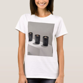 Minimalistljus med svart linje och små lågor t shirt