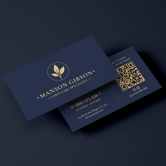 Minimalt Lyxigt Landskapslogotyp Mörkblått QR-kod Visitkort (Minimal Luxury Landscaper Logo Dark Blue QR Code Business Card
)