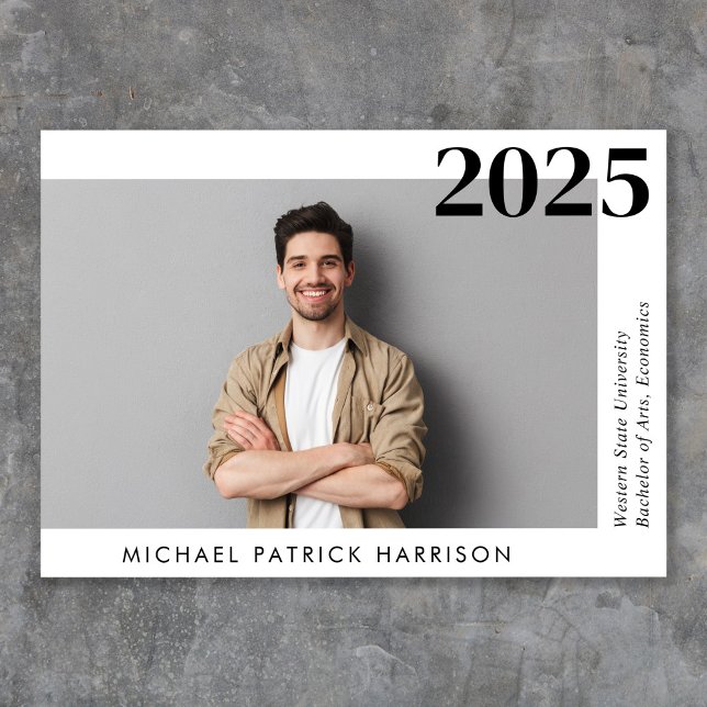 Minimalt modernt foto Studenten Meddelande (Share the pride and excitement of your grad's achievement with friends and family near and far)