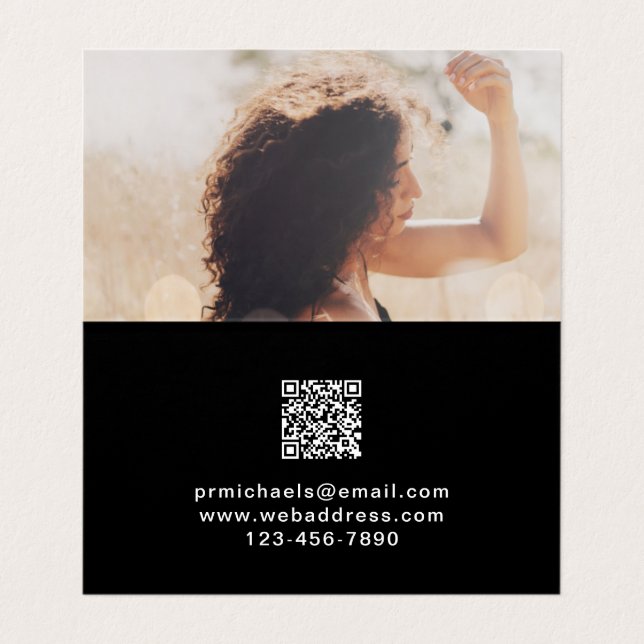 Minimalt svart med bokstäver och QR-kodfoto Visitkort (Insida ovikt)