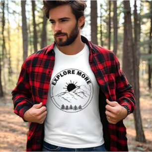 Minimiskog i landskapet gräs träd t shirt