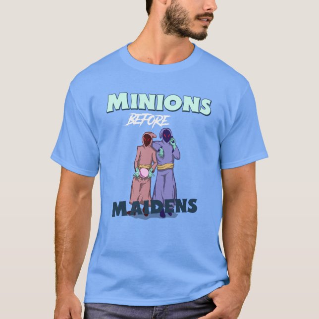 Minions before Maidens Funny Nerd T-shirt (Framsida)