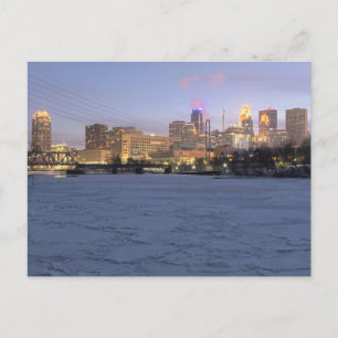 Minneapolis skyline och Fryst mississippi flod p Vykort