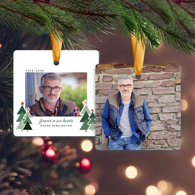 Minnesbilder med rustika träd för alltid i våra hj julgransprydnad keramik (Forever in Our Hearts Memorial Rustic Trees Photo Ceramic Ornament)