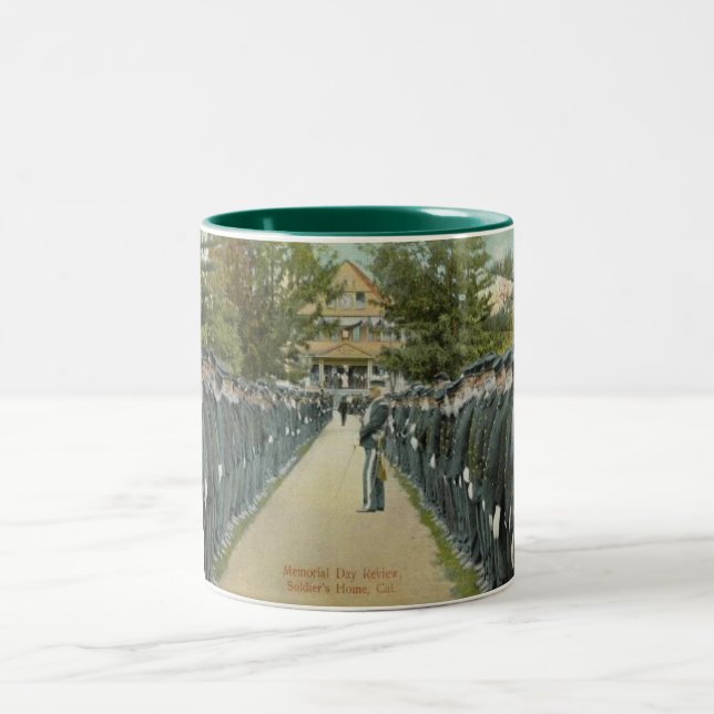 Minnesdagsgranskning Två-Tonad Mugg (Center)