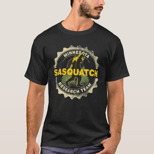 Minnesota Sasquatch Research Team Bigfoot Believer T Shirt (Framsida)