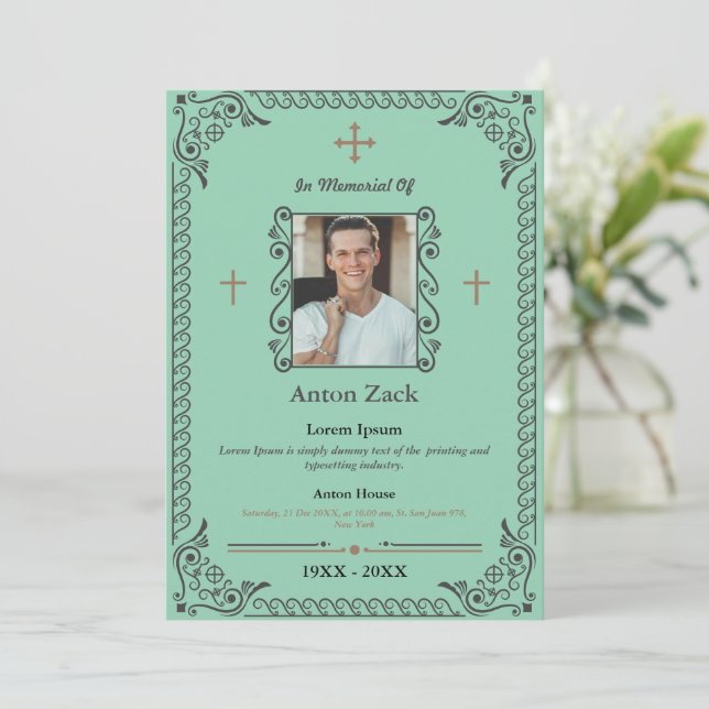 Minnet är värt att hedra: Ornate Funeral Call Inbjudningar (Stående Fram)