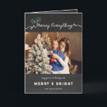 Minnry Allting Chalkboard Mistletoes jul Helgkort<br><div class="desc">Rustiskt "Merry All"-kort på kalkylbladet är fel på julfotkortet/Helgdag-fotokortet. Modern helgdag-/christmas-fotokort med tre separata foton med fram-, insida- och bakdesign. Basbakgrunden kan ändras till valfri färg. De flesta texterna kan redigeras. Designade/ursprungliga teckningar efter tjock*fa*tin*i. Enkel att anpassa med ditt eget textmeddelande, namn, foto eller bild. Fler teckensnitt, fotofilter och redigeringsfunktioner...</div>