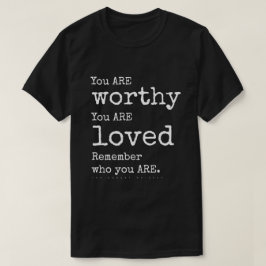 Minns vem du ÄR (mörk) Tee Shirt