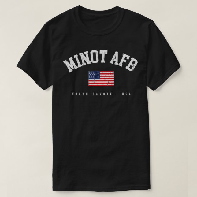 Minot AFB ND Retro American Flagga USA City Namn T Shirt (Design framsida)