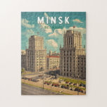 Minsk Belarus Illustration Travel Art Vintage Pussel<br><div class="desc">Minsk-retrovektorns resedesign. Minsk,  Vitrysslands huvudstad,  förenar sovjetisk epokarkitektur,  ett sjudande stadsliv och rikens kulturarv.</div>
