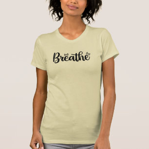 Minska de minimalistiska kvinnornas smala passning t shirt