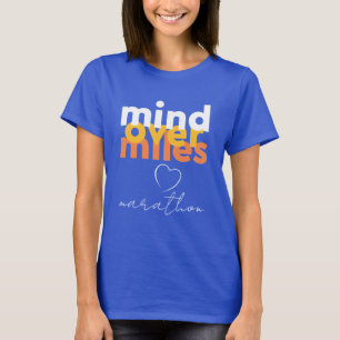 Minska rörelsen med Gult och vit typografi T Shirt