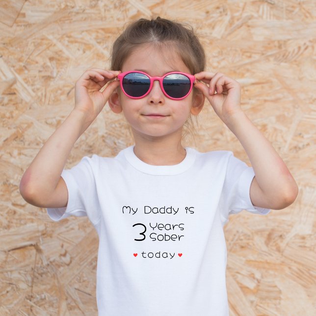 Minsta Anpassningsbar år Min pappa är 3 år Sober T Shirt (Skapare uppladdad)