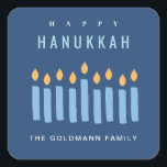 Minsta enkla blå Gult ljus Lycklig Hanukkah Fyrkantigt Klistermärke<br><div class="desc">Om du behöver ytterligare anpassningar kan du kontakta mig på yellowfebstudio@gmail.com.</div>