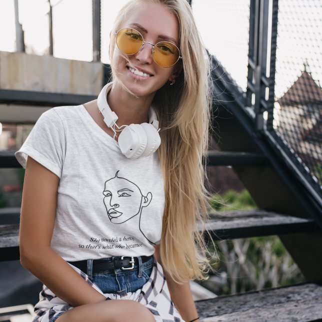 Minsta svarta hon blev en Hero inspiration Girl T Shirt (Skapare uppladdad)