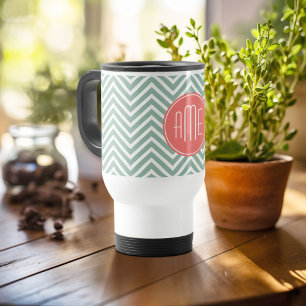Mint and Coral Chevrons Anpassningsbar Monogram Resemugg