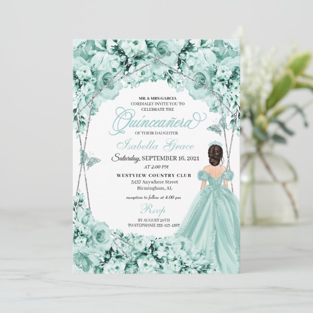 Mint Grönt Blommigt Tiara Princess Dress Quinceane Inbjudningar (Stående Fram)