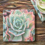 Mint Grönt Cactus Succulent Photo Beauty Script Stenunderlägg<br><div class="desc">Cacti blomstrar i den härligaste öknen villkor. Drömmen om soliga dagar och den fredliga stämningen i en sommarträdgård när man slappna av med sin favoritdryck med hjälp av denna fantastiska fotografisten underlägg av rosa-tippade, mynta grönt cacti. Gör en underbar hemmavärmargåva! Du kan enkelt anpassa den här stenen och underlägg och...</div>