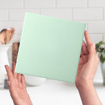 Mint Grönt Färg Tile Kakelplatta<br><div class="desc">Denna enkla, minimalistiska och moderna formgivning är en ren och solid färg-platta som kommer att följa med vilket program som helst. Du kan använda det som en väggplatta som en högdager eller hela vägg för ett ryggsplash i ditt kök eller badrum eller i lera eller för att byta ut vintage...</div>