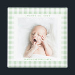 Mint Grönt Gingham Check Baby Birthdate Magnet<br><div class="desc">Söt mynta grönt och vit gingham-kontroll är ett charmerande sätt att komma till ram på bilden av nyfödd bebis och fira ankomsten med en kvadratmagnet med namn och födelsedatum. Gör den här magneten i baby för en ny förälder,  mor- och farföräldrar och familj eller vänner.</div>