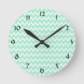 Mint Grönt och White Chevron Mönster Rund Klocka