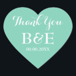 Mint hjärtformade bröllopsförmån tack för ditt kli hjärtformat klistermärke<br><div class="desc">Mint hjärtformade bröllopsförmån tack för dina klistermärken. Mint grönt och vit bakgrund eller anpassningsbar färg. Elegantens skripttypografi. Använda som romantiska kuvertförseglingar/förseglare eller som ett favoritmärke för bröllop i monogrammet för att tacka gästerna. Tum symbolform kärlek med snyggt. Händer också till andra tillfälle som förlovningsfest,  årsdag osv.</div>