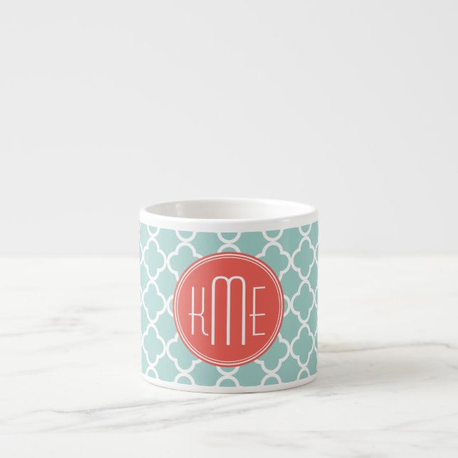 Mint och Coral Quatrefoil med Anpassningsbar Monog Espressomugg (Framsidan)