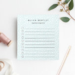 Mint | Pastel Leopard Skriv ut Personlig Anteckningsblock<br><div class="desc">personligen att göra-anteckningsblock för chic har en leopard-tryckbakgrund i den nedsänkta pastellmynta grönten och vit. Anpassa med en namn och ytterligare en rad anpassningsbar (visas med "viktigt sak att göra") i modern svart text. Det här anteckningsblocket med den invändiga checklistan i en subtil grönt av mönster gör det enkelt att...</div>
