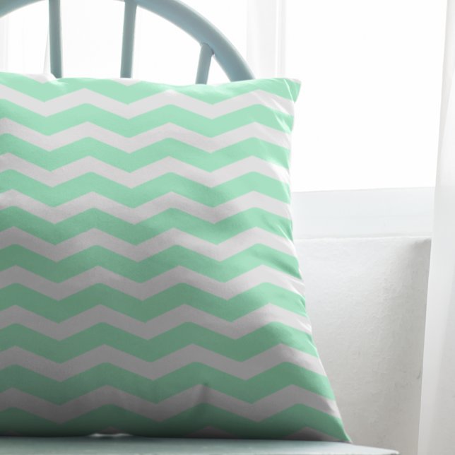 Mintgrön Chevron Kudde (Skapare uppladdad)