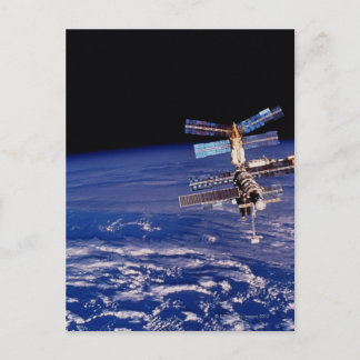 Mir Space Station flyter ovanför jorden Vykort