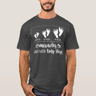 Miracles börjar med små steg Baby Feet Nurse T Shirt