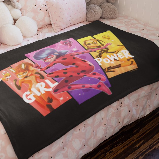 Miraculous Girls | Flickelström Fleecefilt (Blanket on bed)