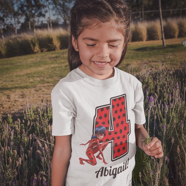 Miraculous Ladybug & Cat Noir 4e födelsedagen T Shirt (Girl wearing t-shirt)